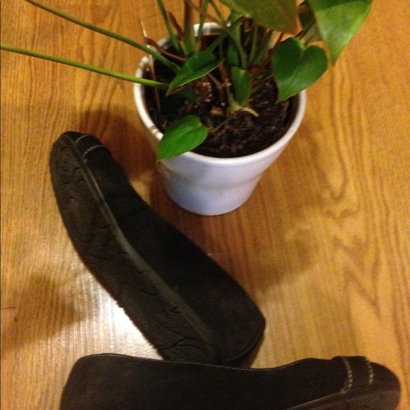 Steve Madden Flats - Picture 2 of 3